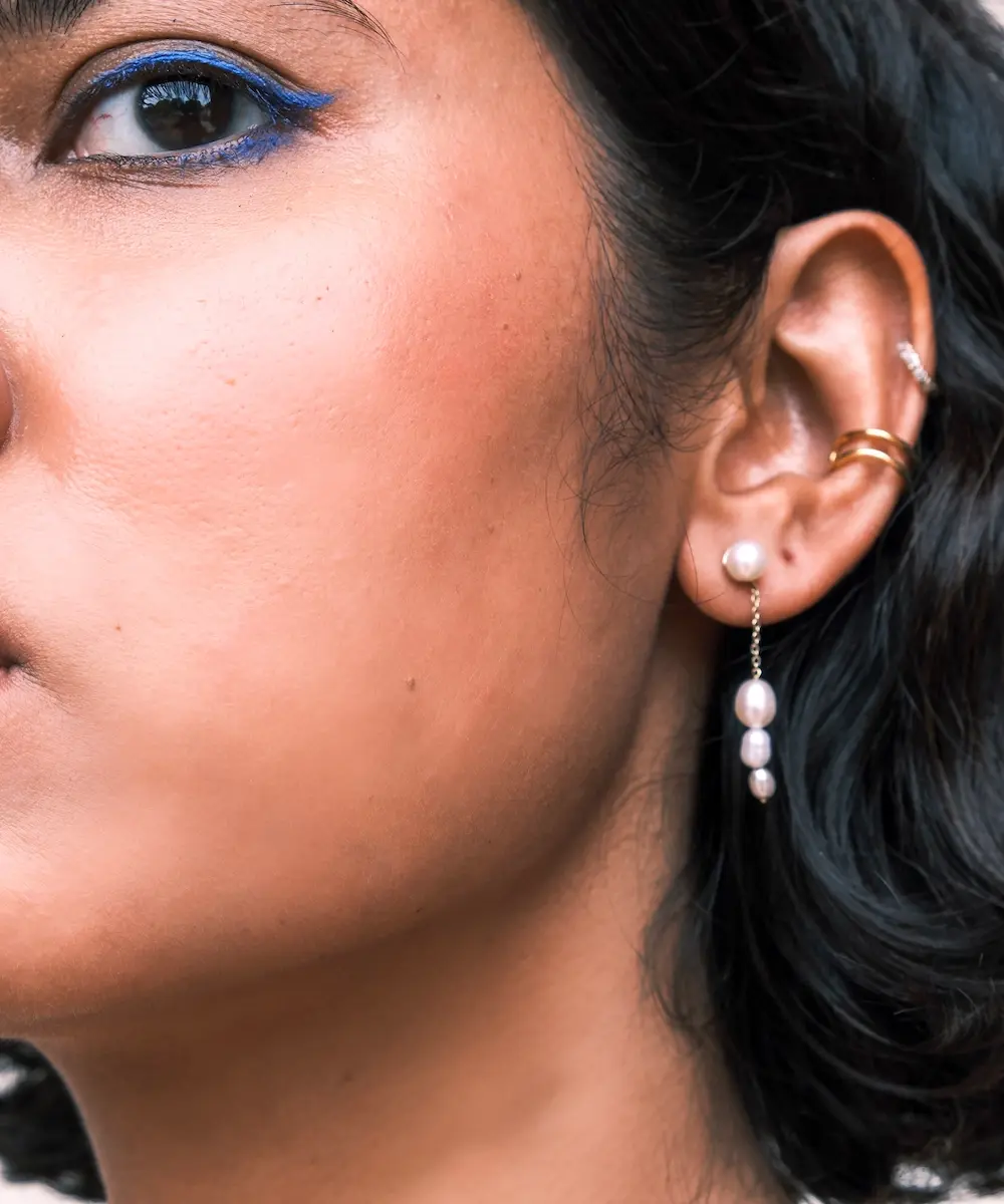 Ellie Pearl Drop Earrings - Image 2