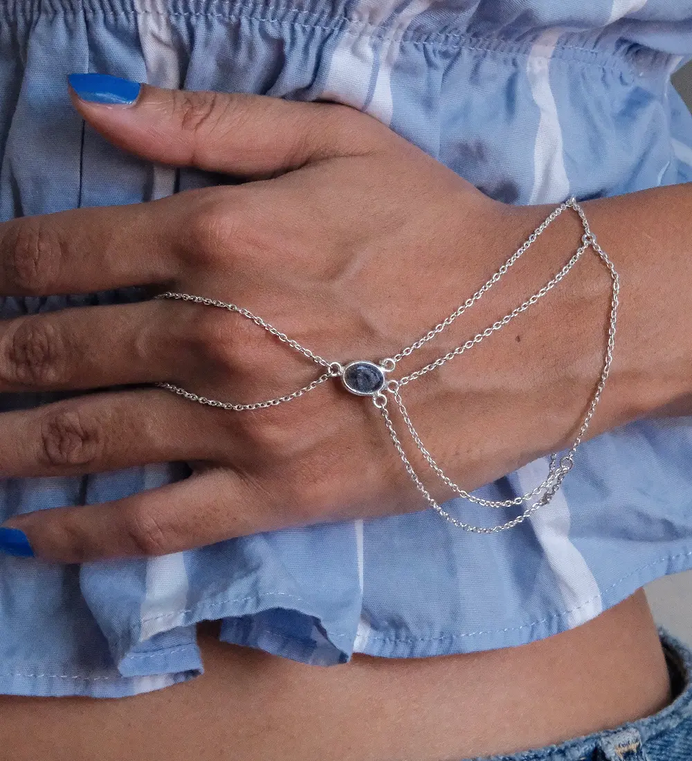 Suki Handchain